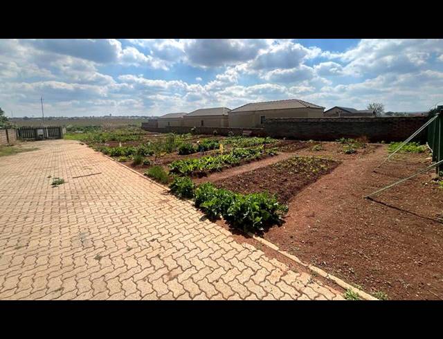 LAND FOR SALE IN SPRUIT VIEW